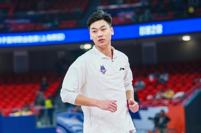 夏晓司：侯沛佐&amp;amp;何思雨&amp;amp;陆翊铭今夏已确定离开山东队