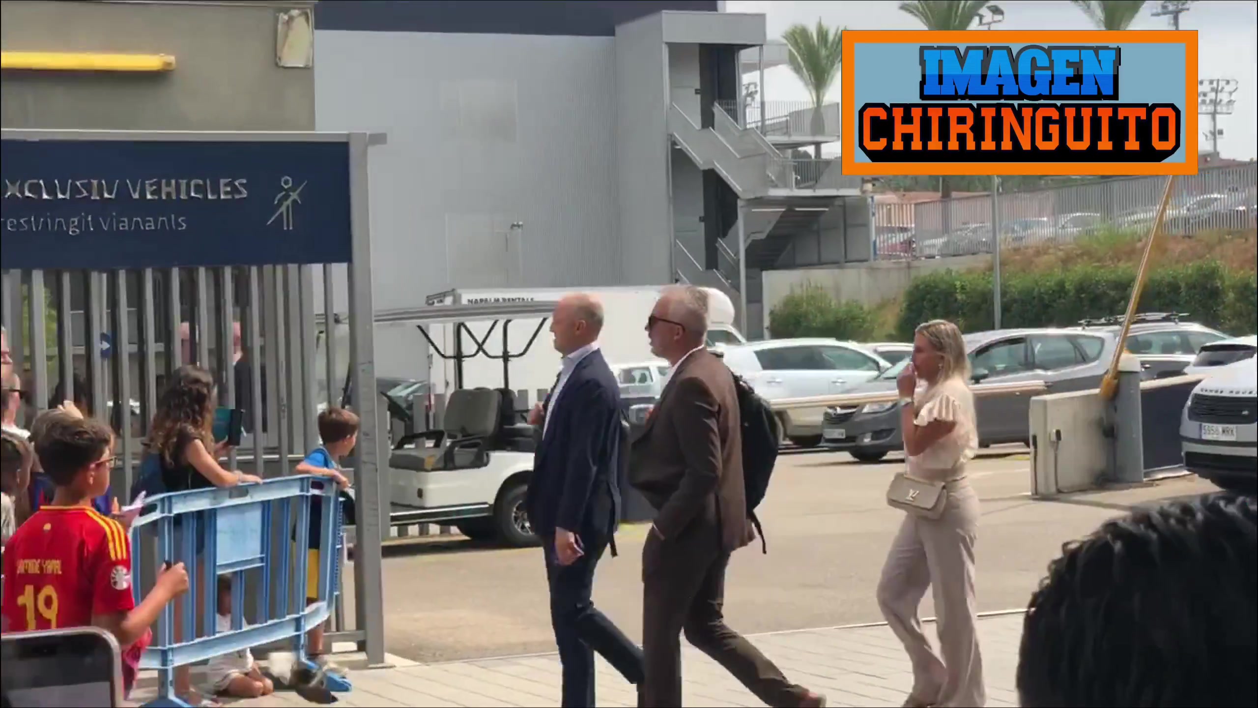 爱游戏全站-六台：德容将与巴萨续约至2028年，并可选择再延长一年