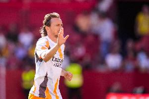 爱游戏 在线-阿斯：阿隆索认可莫德里奇留队，后者接近续约薪水不是问题